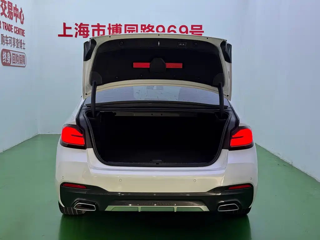 BMW 5 Series New Energy — миниатюра 30
