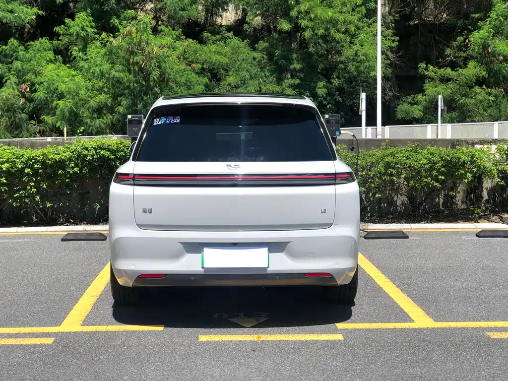 Li Auto L8 2023 Pro
