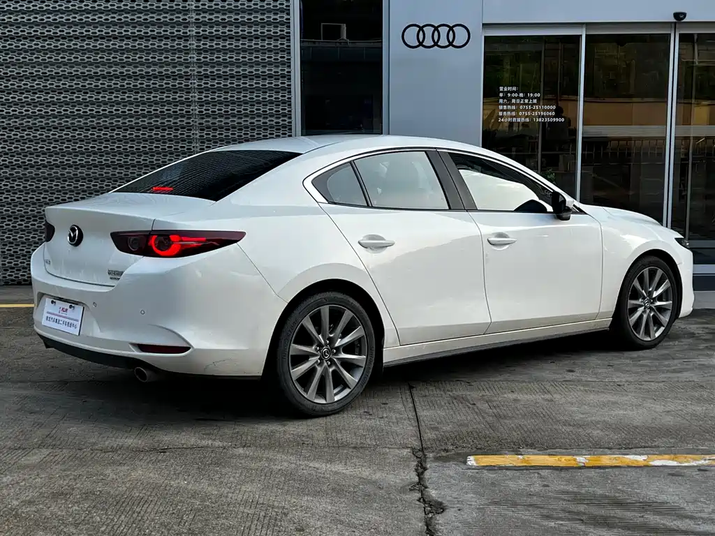 Mazda 3 Axela — миниатюра 4