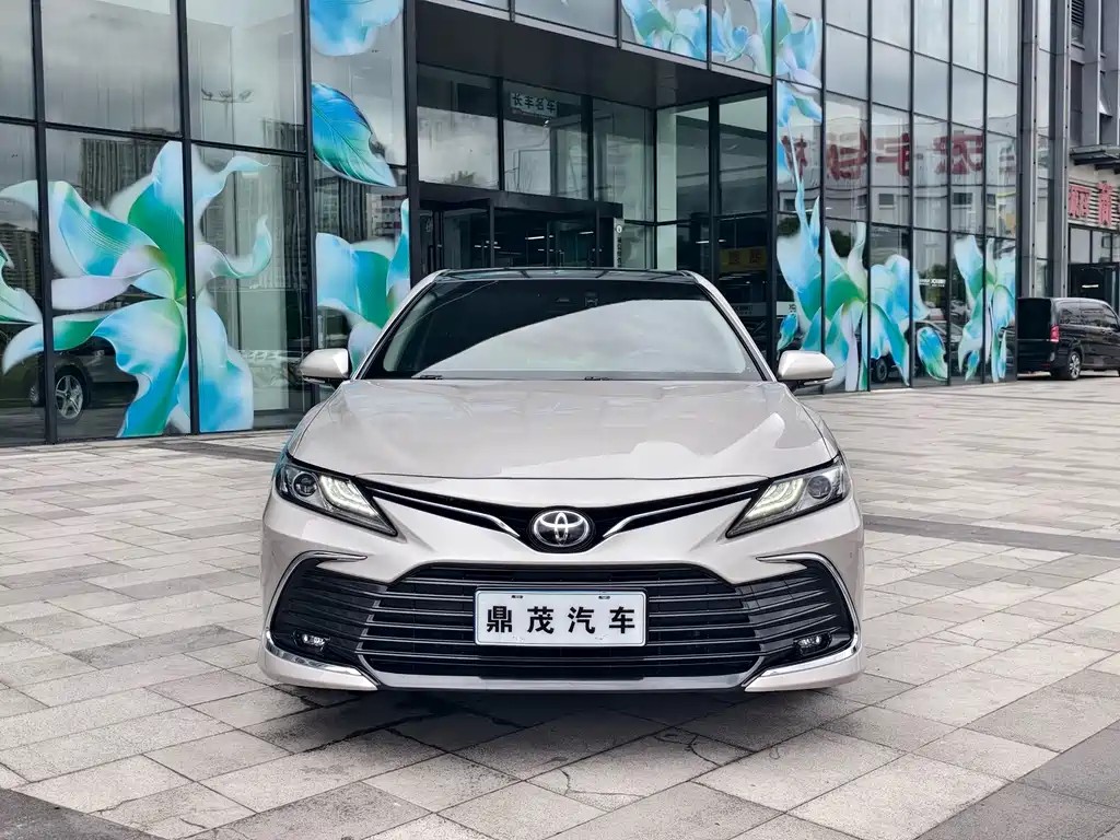 Toyota Camry — миниатюра 2