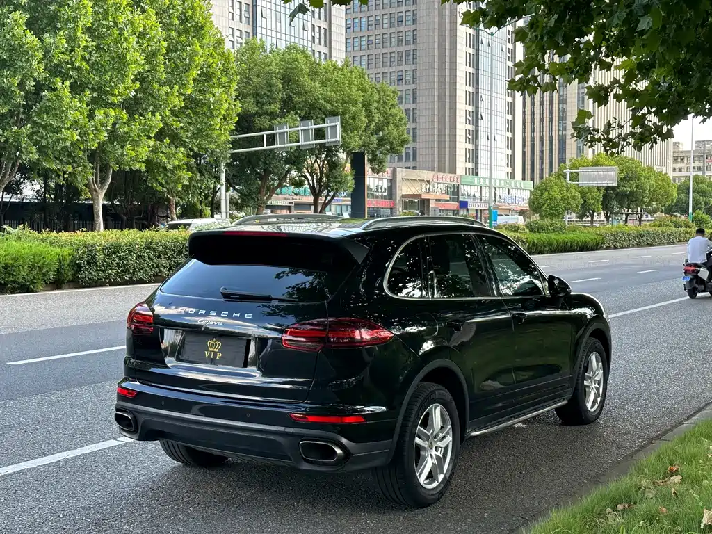 Porsche Cayenne — миниатюра 20