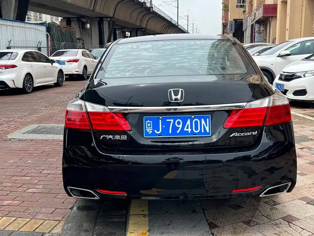 Honda Accord — миниатюра 5