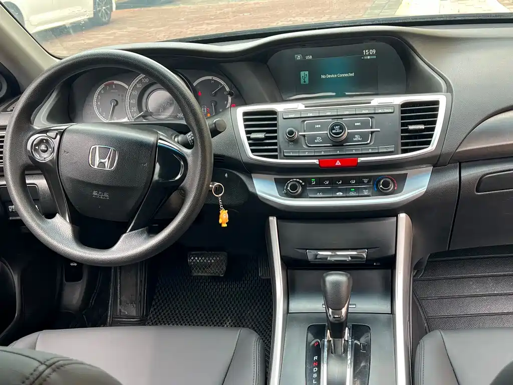 Honda Accord — миниатюра 7