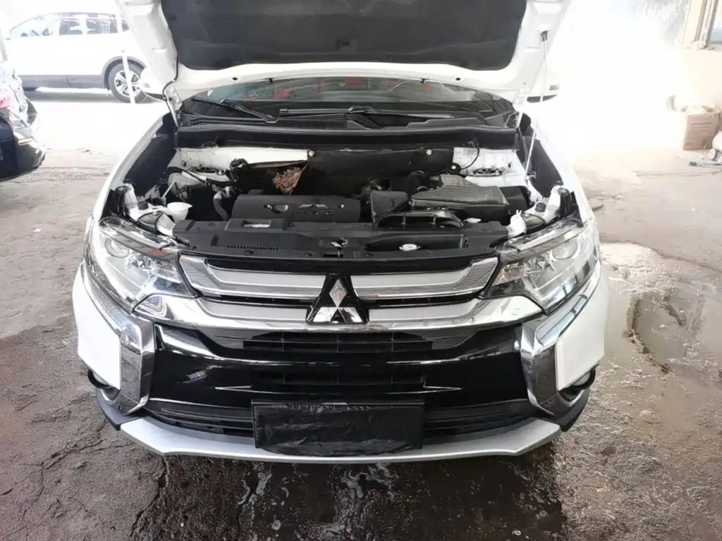 Mitsubishi Outlander — миниатюра 20