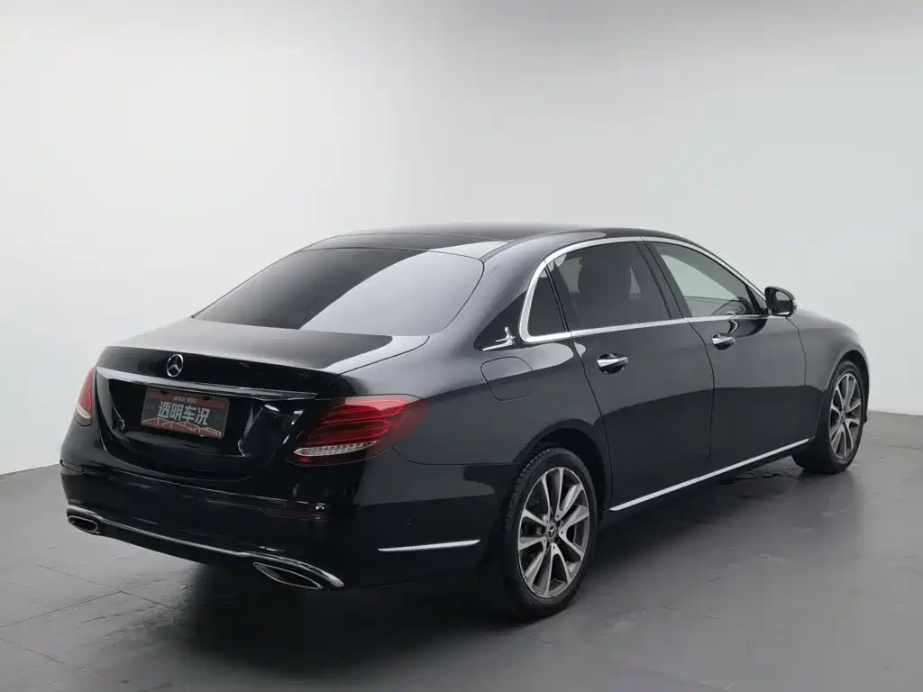 Mercedes-Benz E-Class — миниатюра 2
