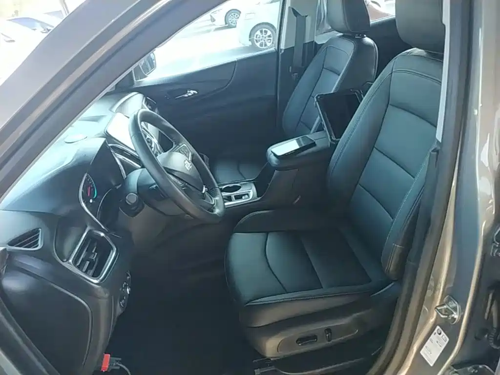 Chevrolet Equinox — миниатюра 15