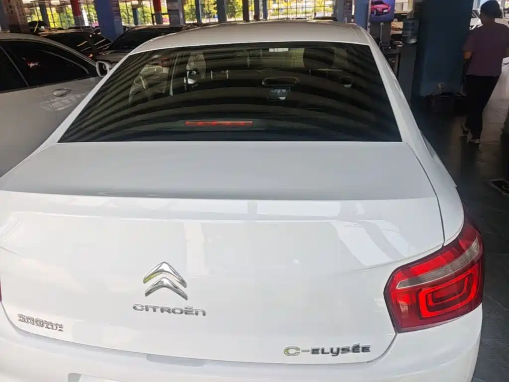 Citroen Elysee — миниатюра 6