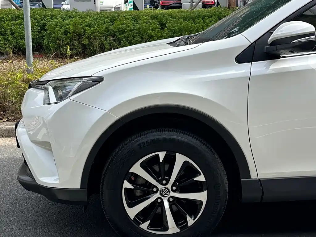 TOYOTA RAV4 RONGFANG