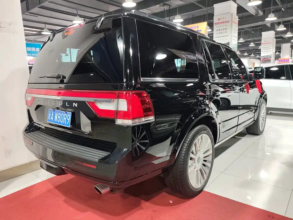 Lincoln Navigator — миниатюра 9