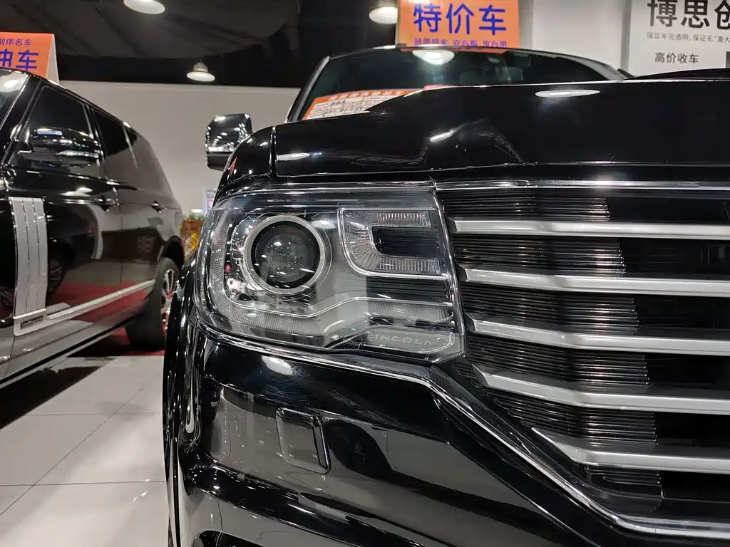 Lincoln Navigator — миниатюра 18