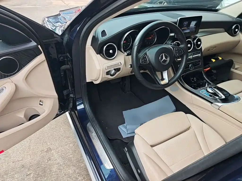 Mercedes-Benz C-Class — миниатюра 16