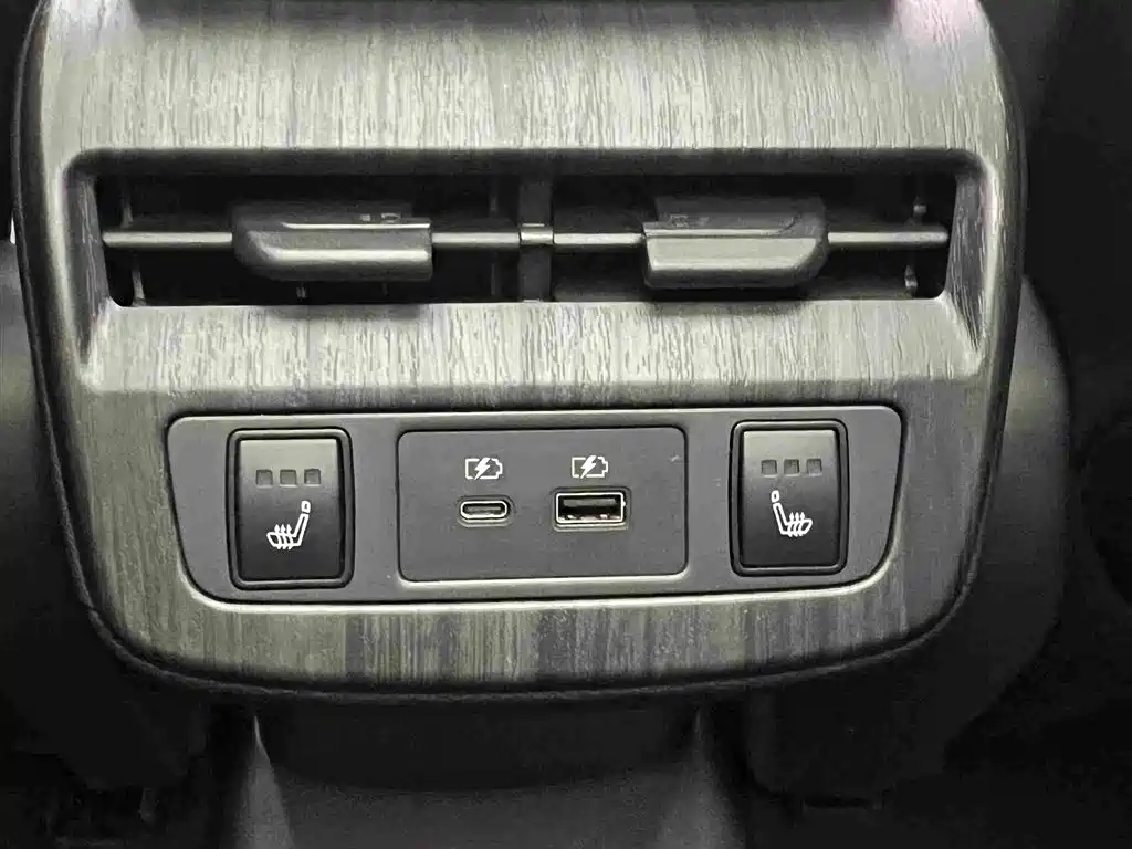 Nissan Ariya — миниатюра 16