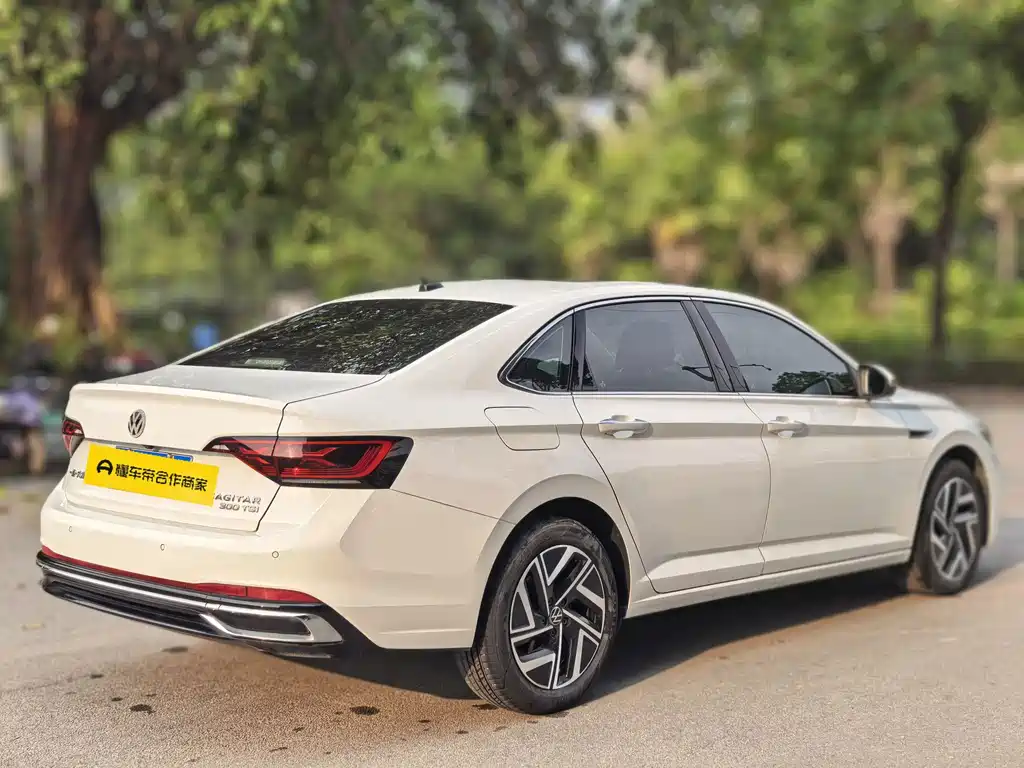 Volkswagen Sagitar — миниатюра 4