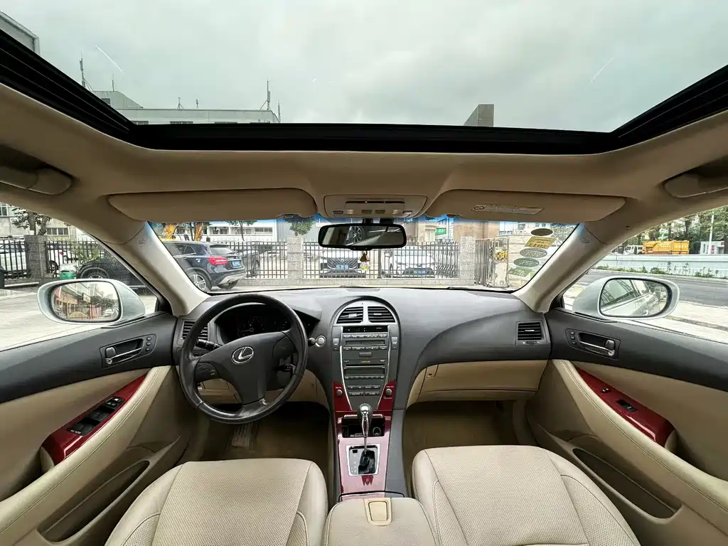 Lexus ES — миниатюра 9
