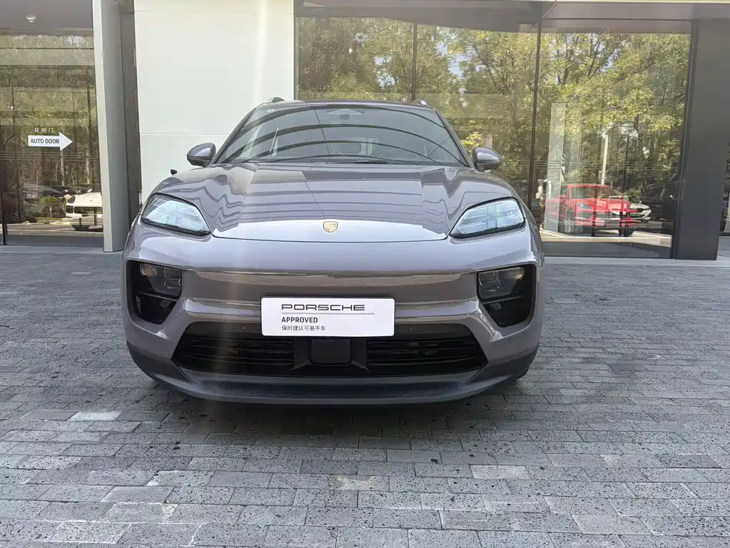 Porsche Macan EV — миниатюра 2