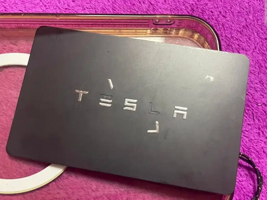 Tesla Model Y — миниатюра 17