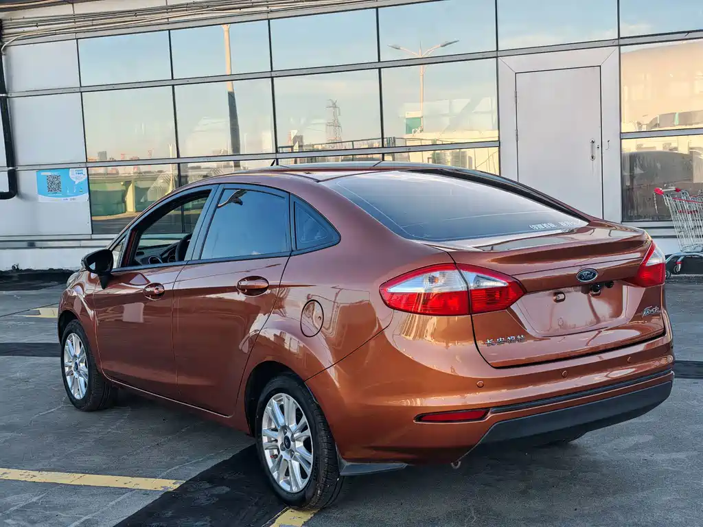 Ford Fiesta — миниатюра 6