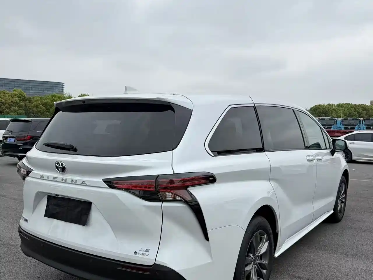 Toyota Sienna 2026 Белый из Китая, фото 6