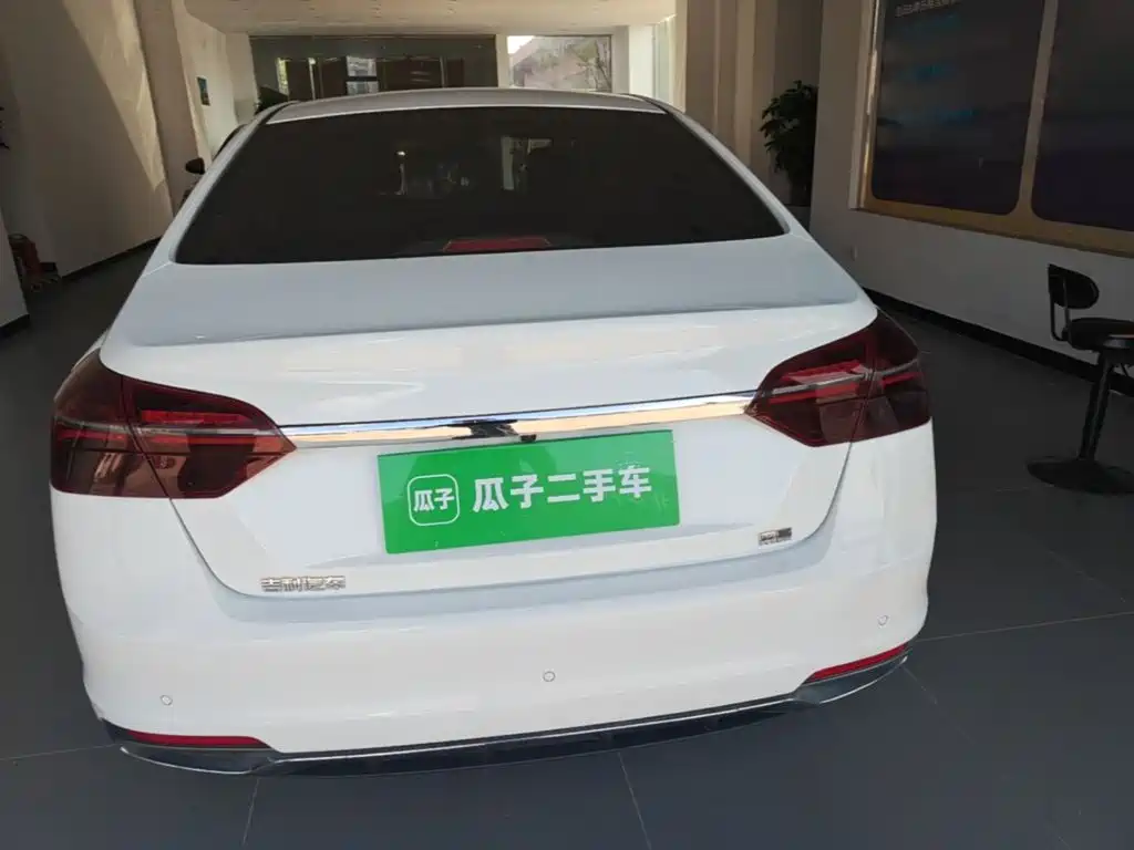 Geely Emgrand — миниатюра 6