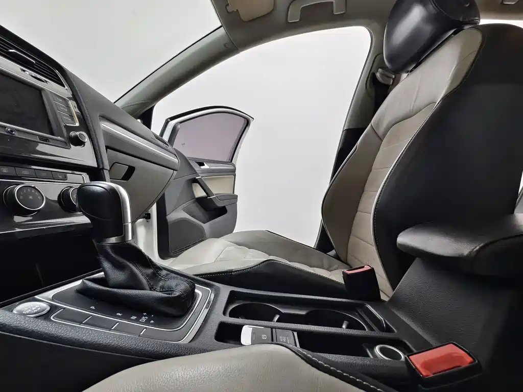 Volkswagen Golf — миниатюра 12