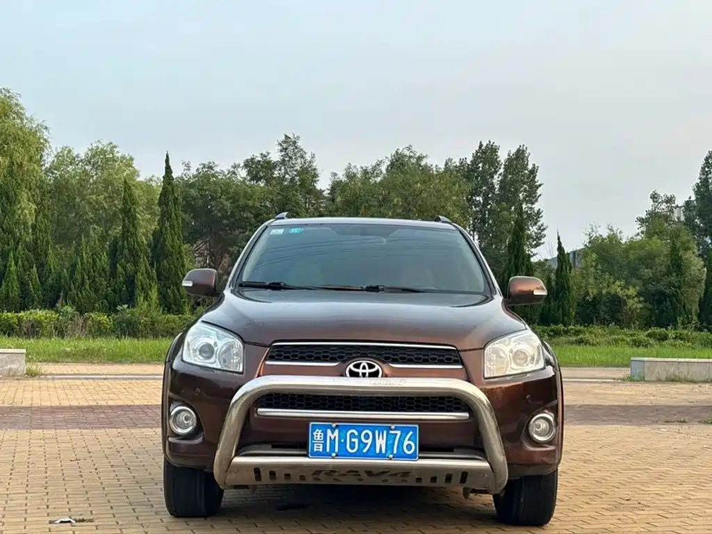 Toyota RAV4 — миниатюра 2