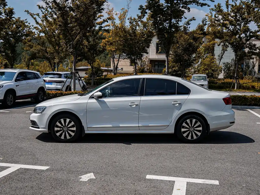 Volkswagen Sagitar — миниатюра 6
