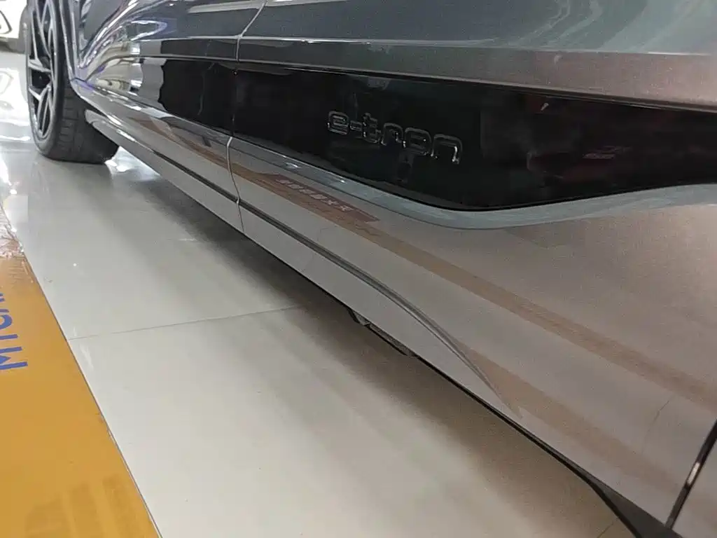Audi Q6L e-tron — миниатюра 22