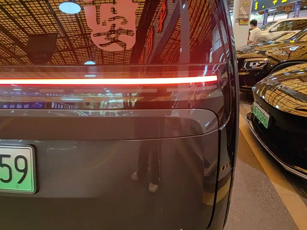 Li Auto MEGA 2024 Ultra