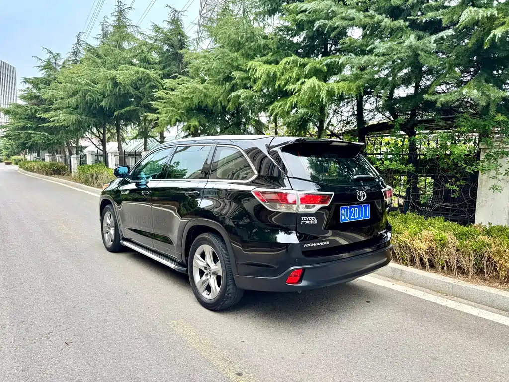 Toyota Highlander — миниатюра 3