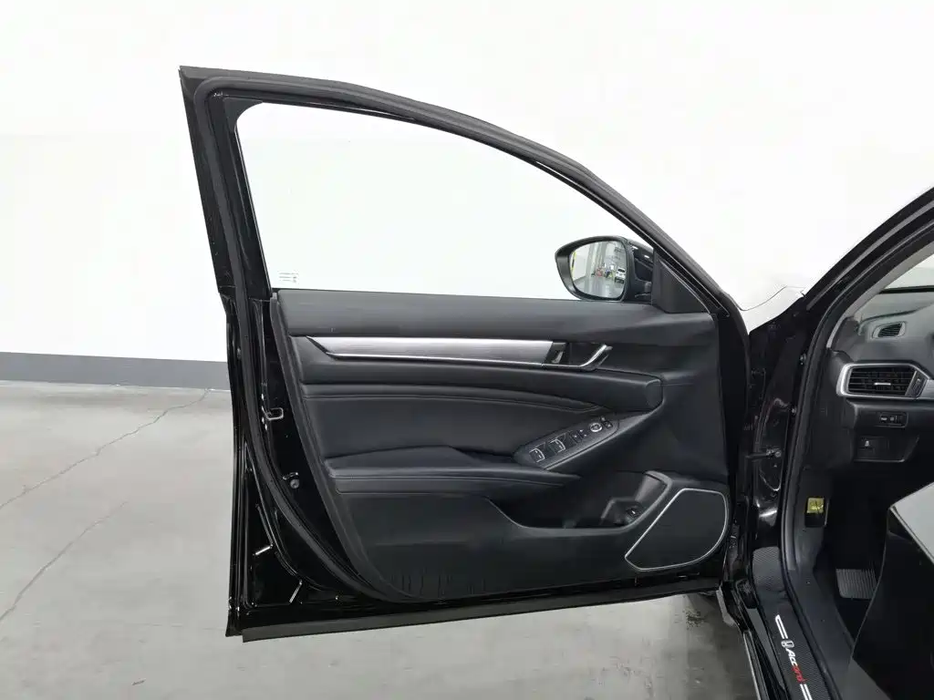 Honda Accord — миниатюра 8