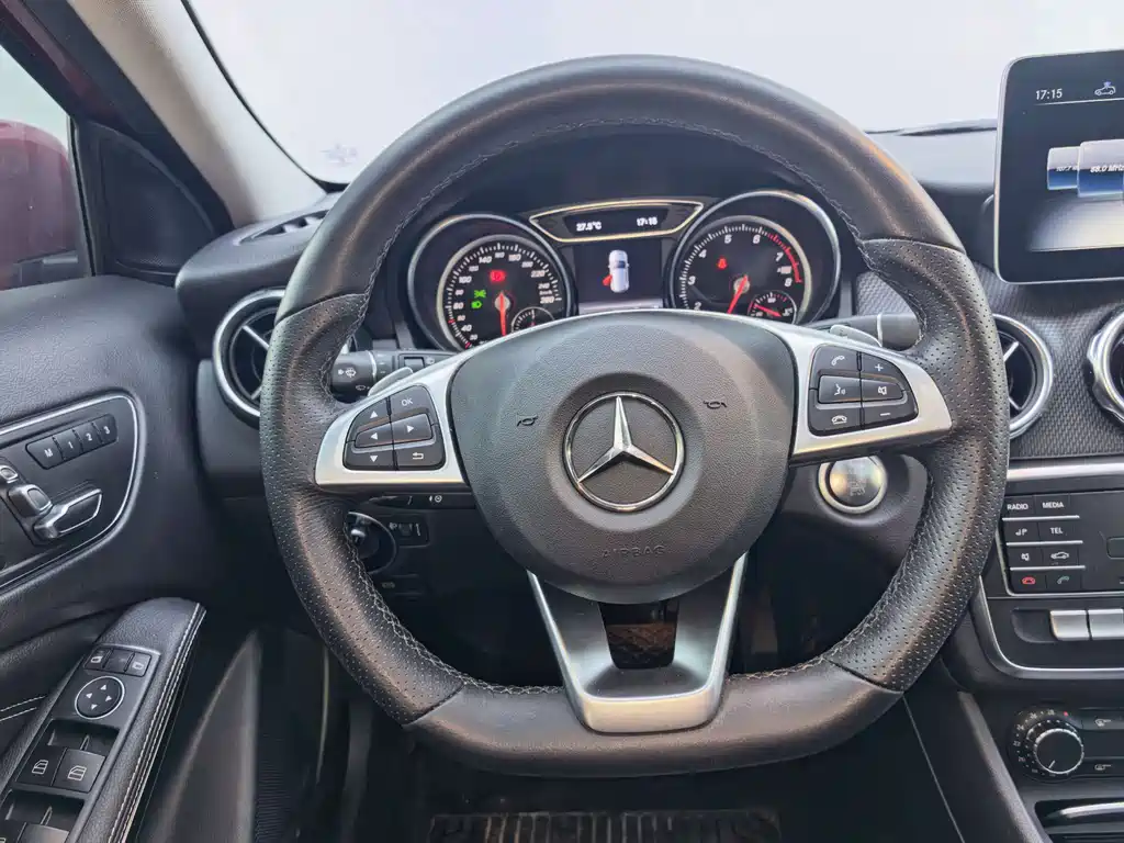 Mercedes-Benz GLA — миниатюра 13