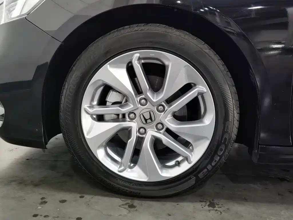 Honda Accord — миниатюра 17