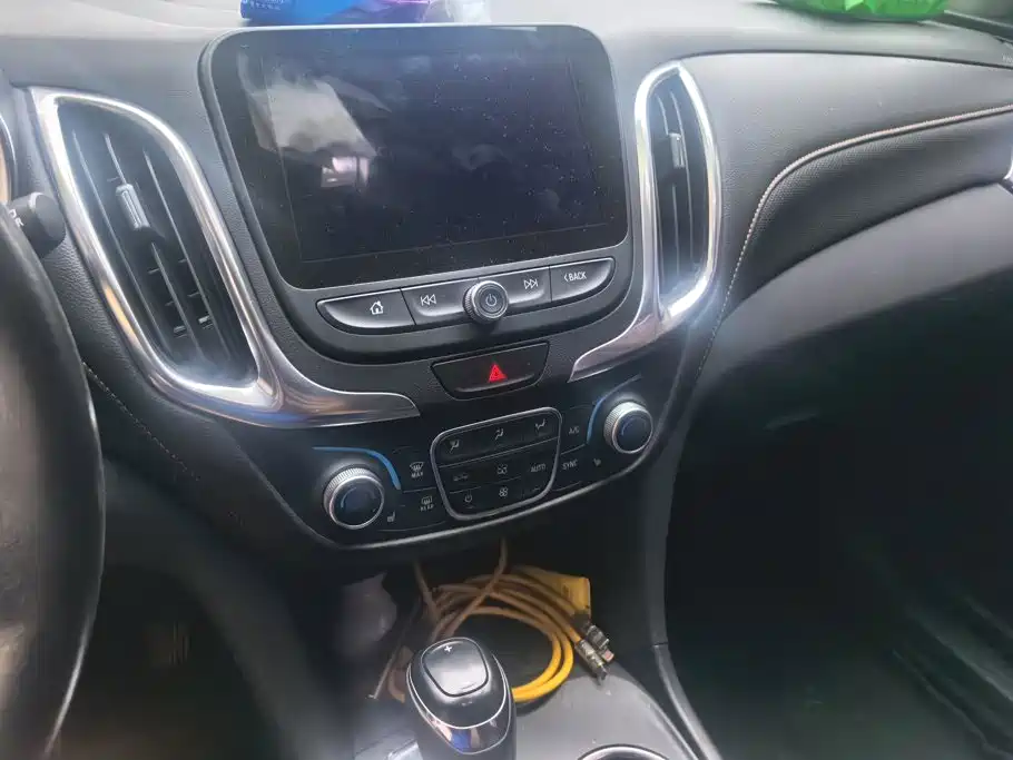 Chevrolet Equinox — миниатюра 13