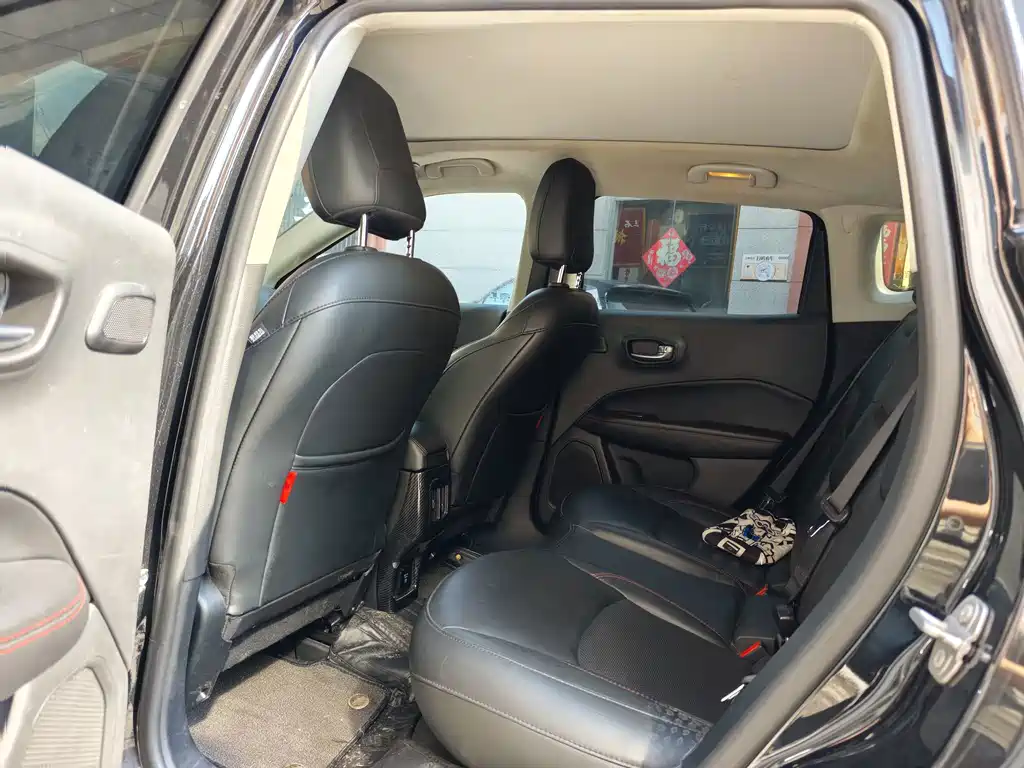 Jeep Compass — миниатюра 9