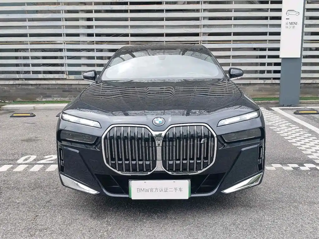 BMW i7 — миниатюра 2