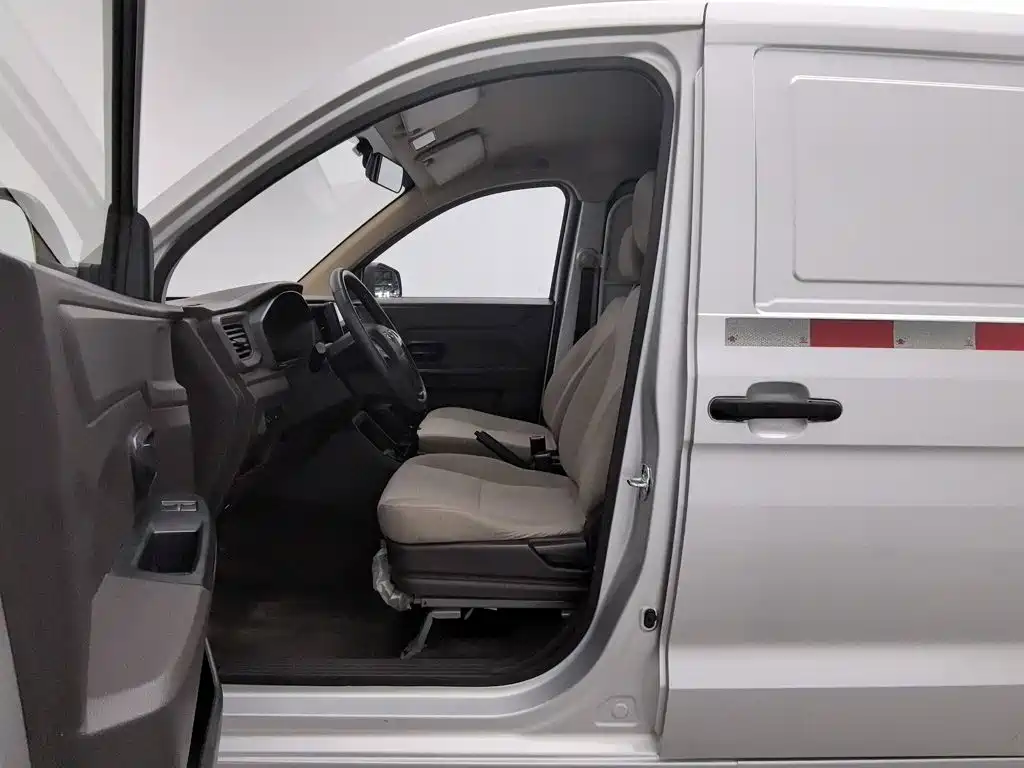 Wuling Hongguang V — миниатюра 10