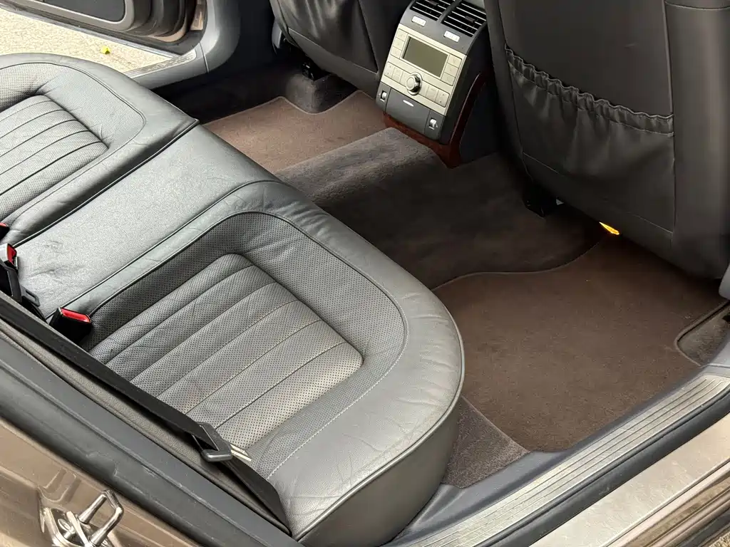 Volkswagen Phaeton — миниатюра 13