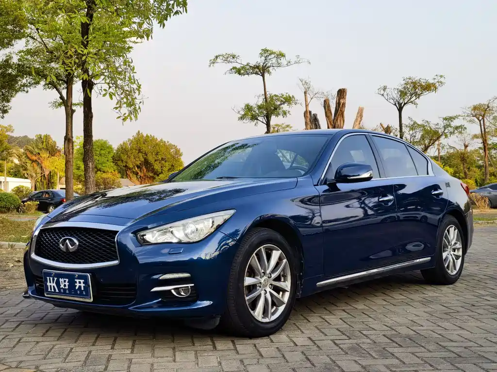 INFINITI Q50L