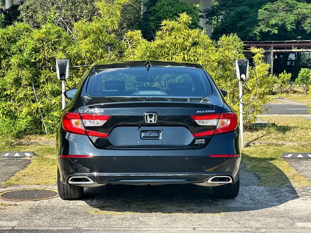 Honda Accord — миниатюра 17
