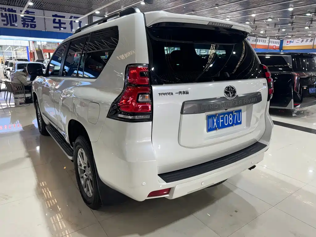TOYOTA PRADO