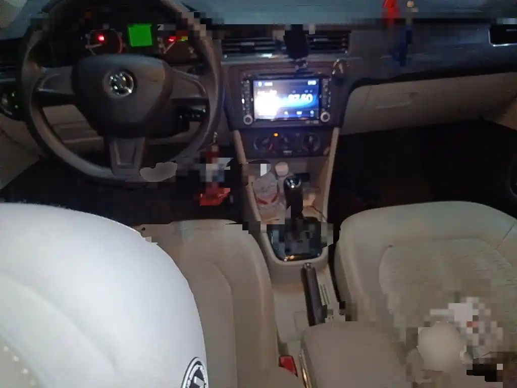 Skoda Rapid — миниатюра 6