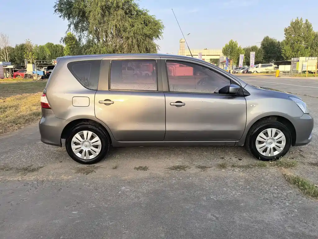 Nissan Livina — миниатюра 4