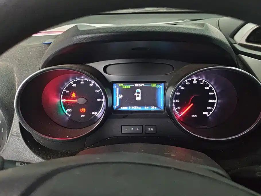 BYD Yuan EV — миниатюра 14