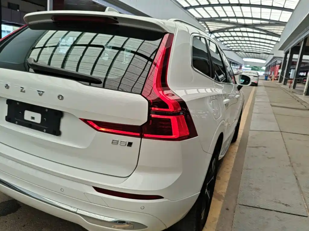 Volvo XC60 2026 B5 Luxury