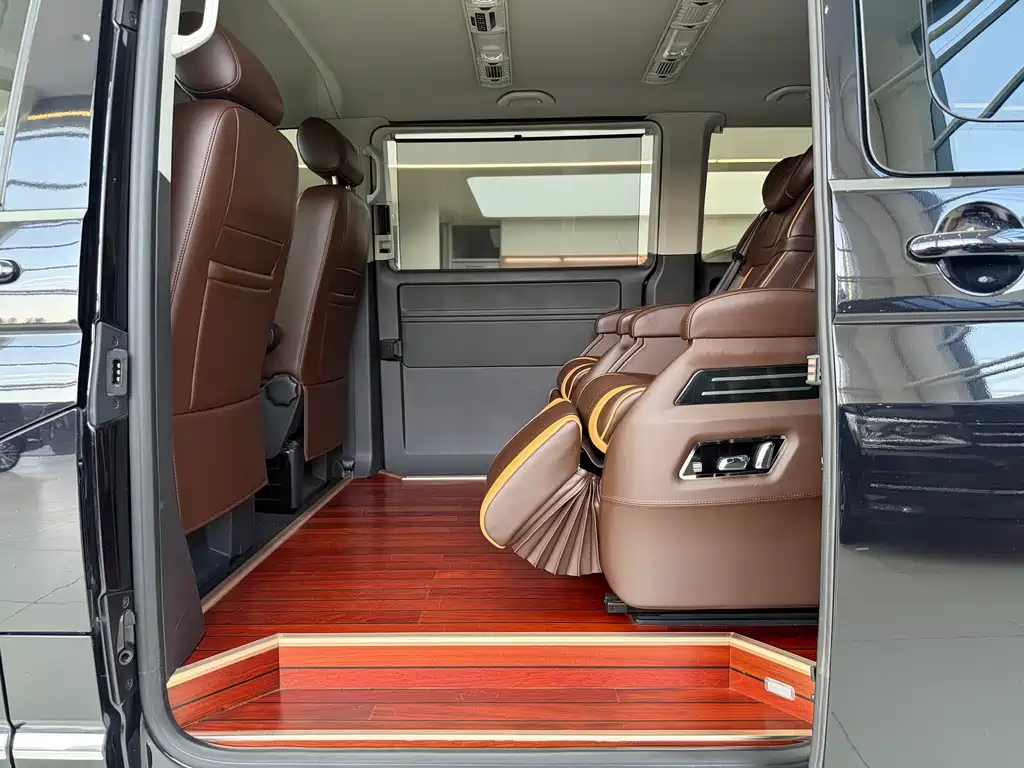 Volkswagen Caravelle — миниатюра 18