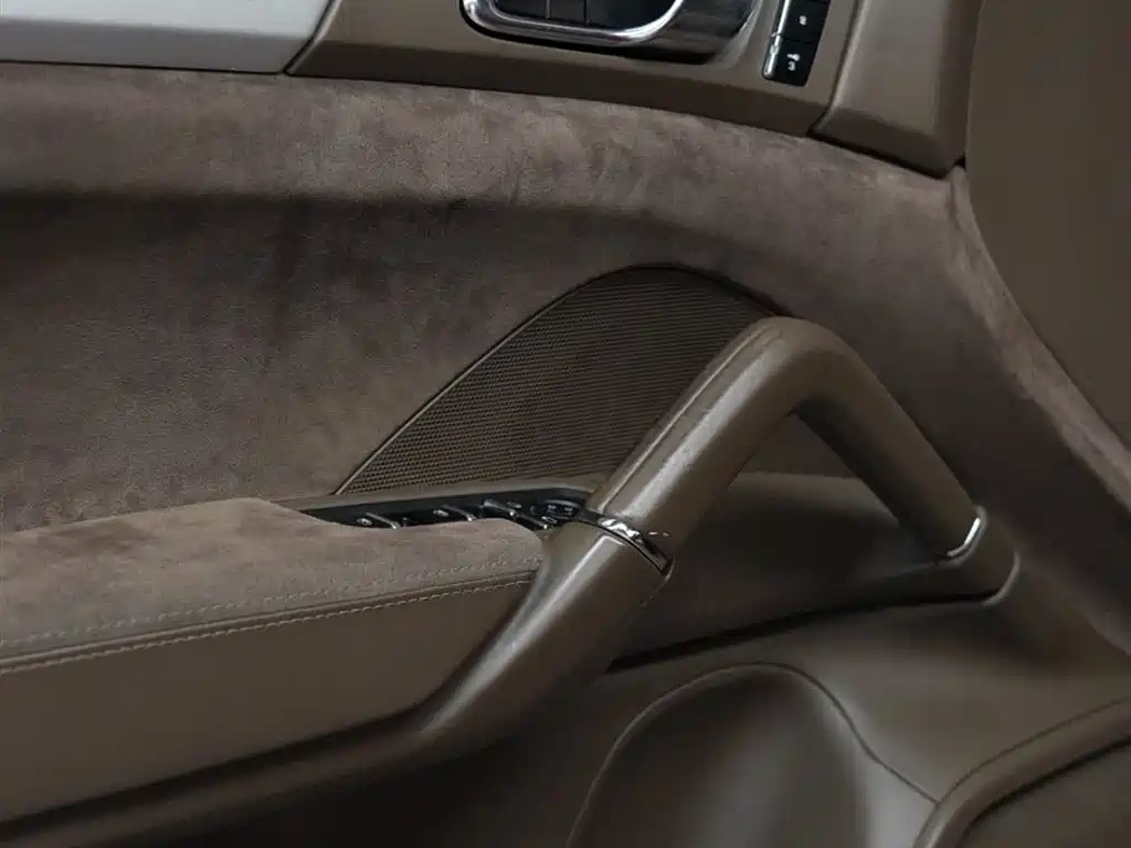 Porsche Cayenne 2012 Cayenne GTS 4.8L