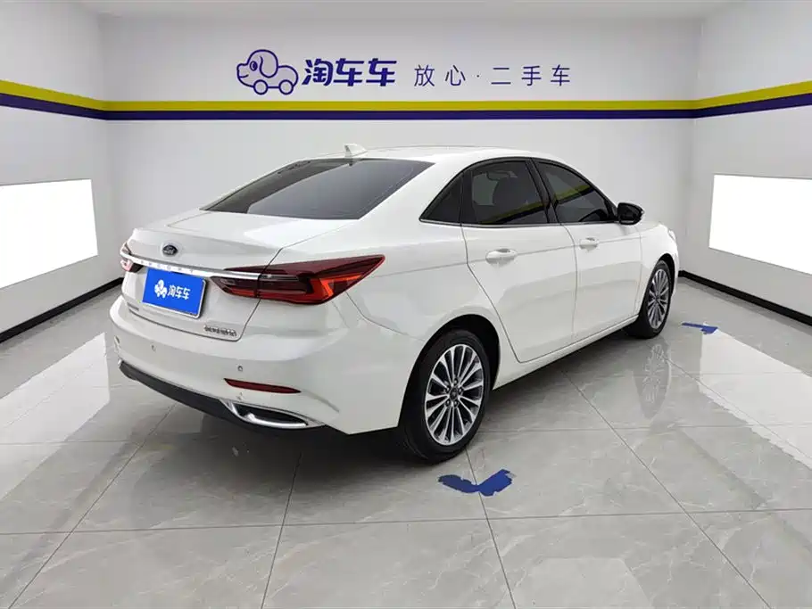 Ford Escort 2021 1.5L AT