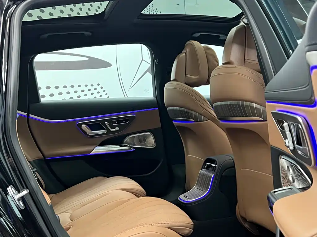 Mercedes-Benz E-Class — миниатюра 9
