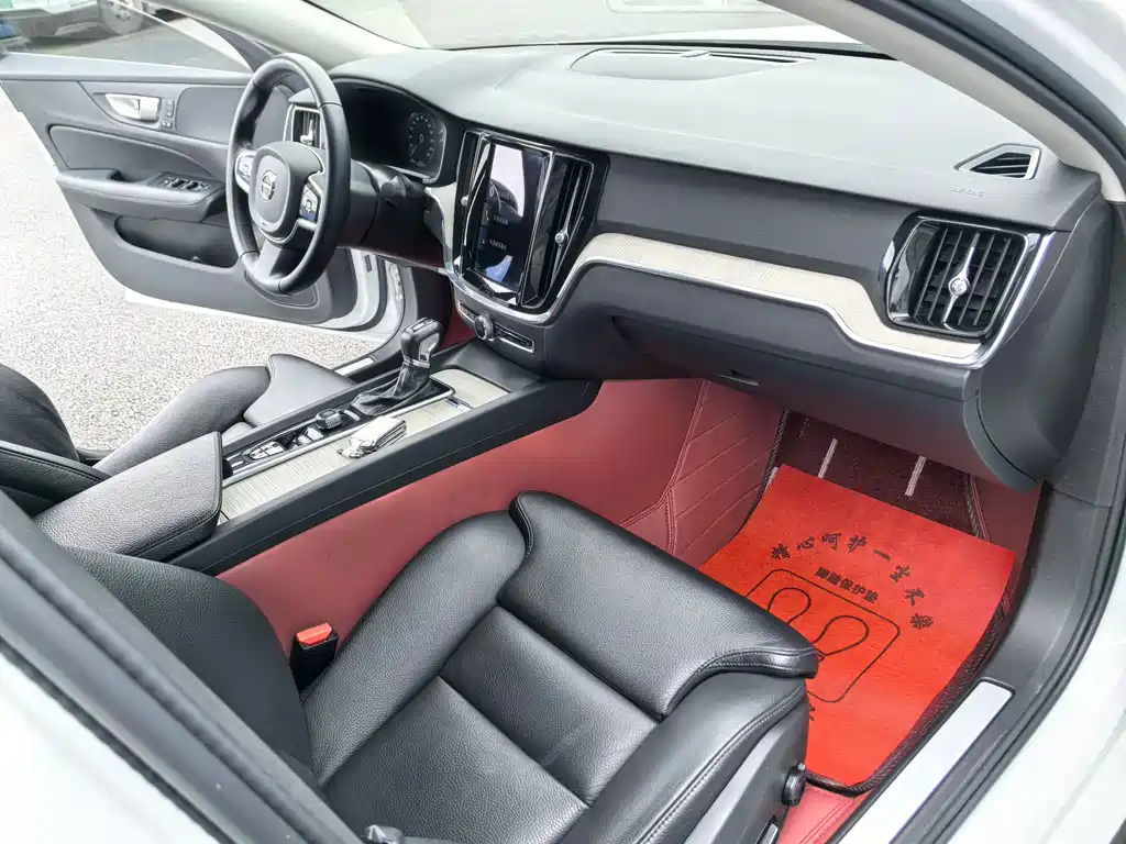 Volvo S60 - фото 10