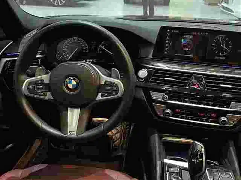 BMW 5 Series — миниатюра 10